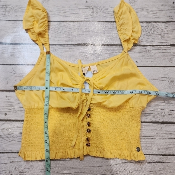 Nwt Roxy Maui Nix Crop Top Lemon Keyhole Tie Buttons and Smocking Size XL - Picture 3 of 9